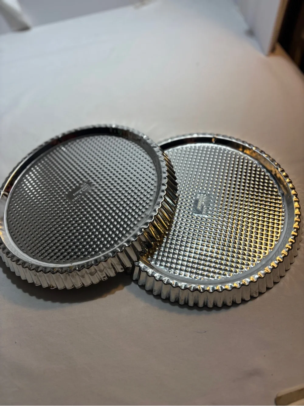 Pampered Chef Fluted Baking Plans - Set of 2